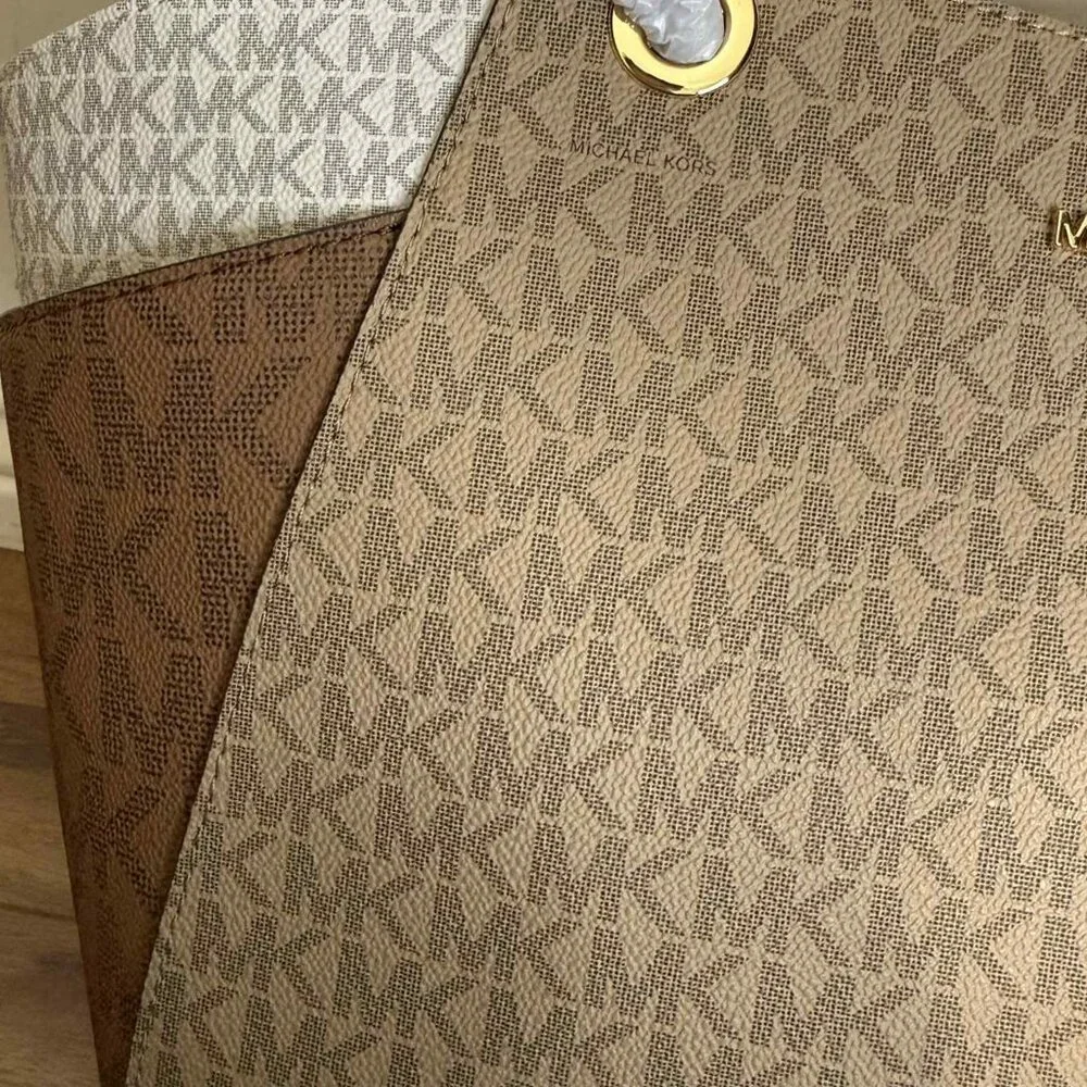 ❤️Michael Kors Signature Trio Color Coated Canvas Purse❤️ - Picture 10 of 17